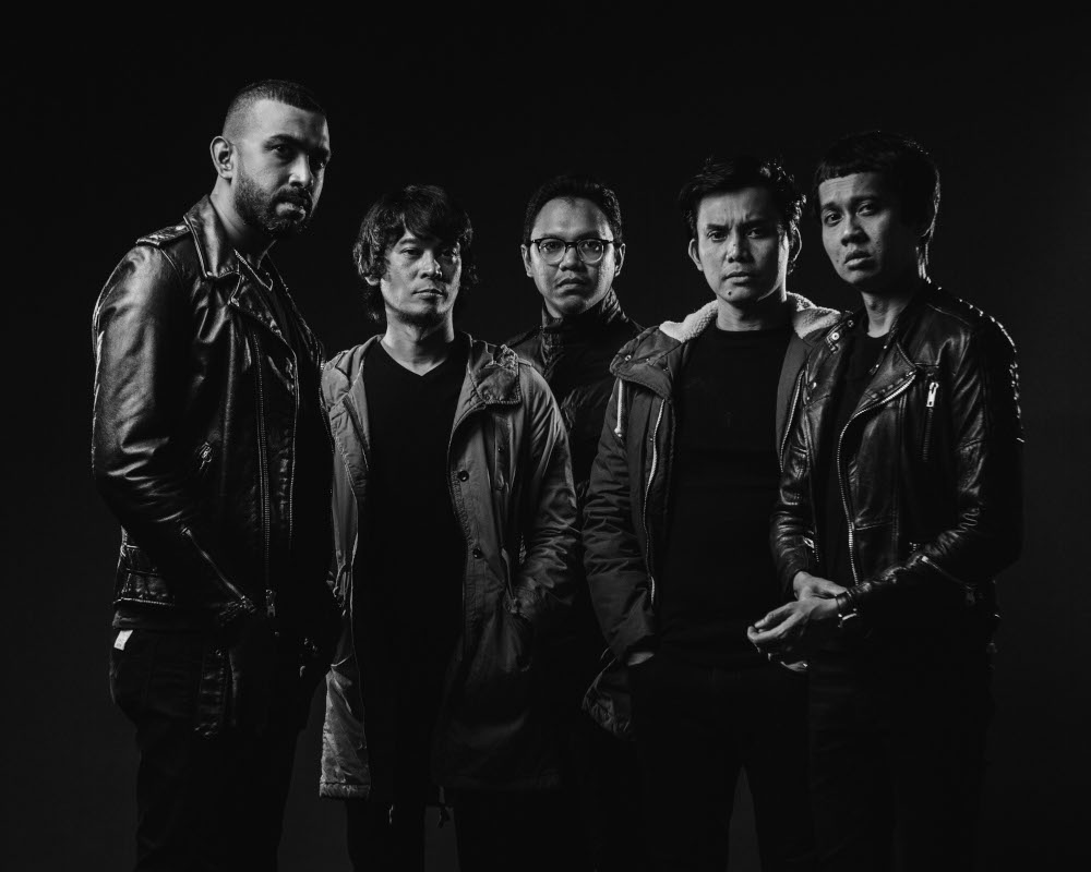 (From left) Edwin Raj, Azhari Toya, Saiful Taufek, Redzuan u00e2u20acu02dcWanu00e2u20acu2122 Hussin, and Irfan Iskandar make up Toko Kilat. u00e2u20acu201d Picture courtesy of Toko Kilat