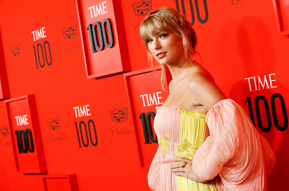 Taylor Swift poses upon arriving for the Time 100 Gala celebrating Time magazineu00e2u20acu2122s 100 most influential people in the world in New York April 23, 2019. u00e2u20acu201d Reuters pic     