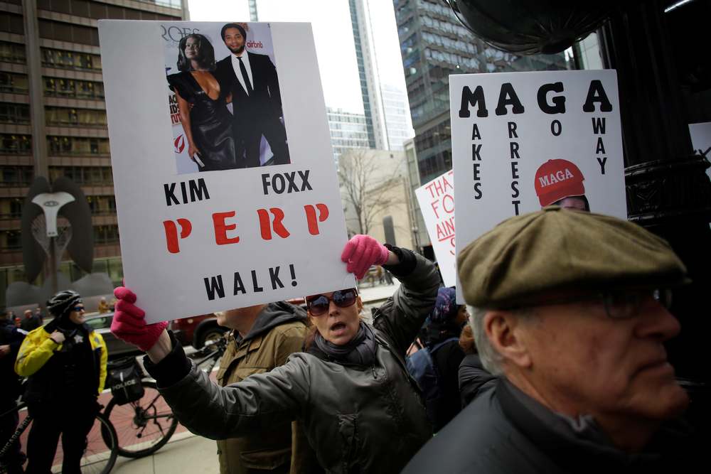 Fraternal Order of Police supporters protest the handling of the Jussie Smollett case by the State's Attorney Kim Foxx in Chicago, Illinois April 1, 2019. u00e2u20acu201d Reuters pic