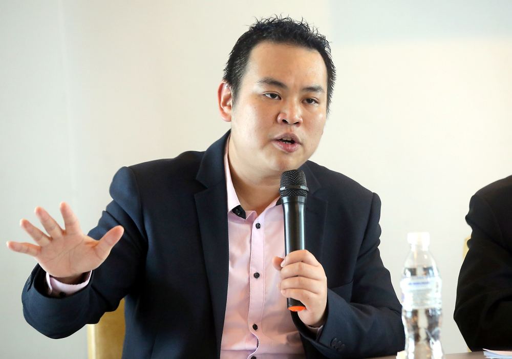 Perak Corporation Berhad audit committee chairman Chong Zhemin speaks to reporters regarding the latest MAPS scandal in Ipoh. u00e2u20acu2022 Picture by Farhan Najib 