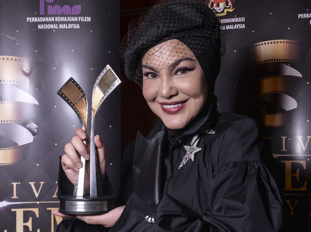 Umie Aida beat out stiff competition to once again pick up her second Best Actress Award.