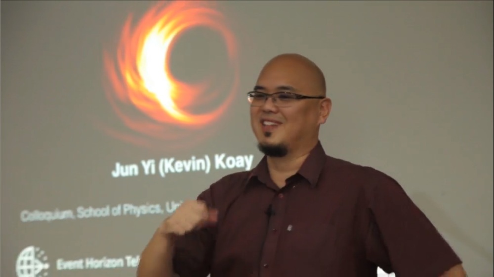 A Facebook screencap of Kevin Koay Jun Yi giving a lecture on the EHT project in Universiti Sains Malaysia (USM) on January 29.