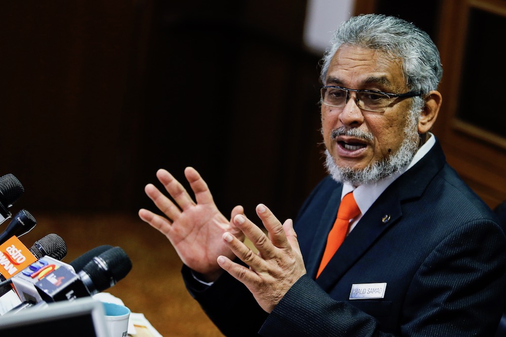 Federal Territories Minister Khalid Samad speaks to reporters in Putrajaya April 22, 2019. u00e2u20acu201d Picture by Hari Anggara