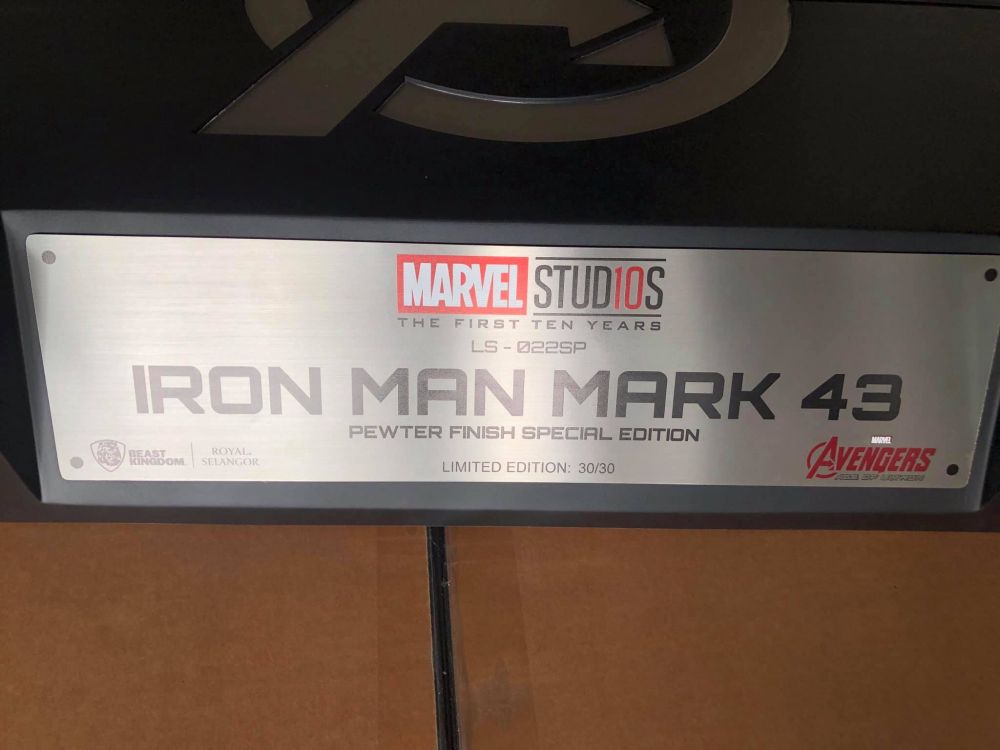 The final unit of the limited-edition life-sized statue belongs to a Malaysian superfan. — Picture from Facebook/RcollectionLiShouCang