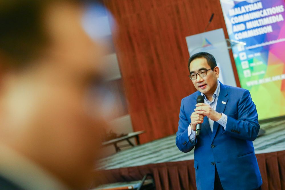 MCMC chief digital officer Gerard Lim speaks during a media briefing for the 5G Malaysia Showcase in Putrajaya April 3, 2019.u00e2u20acu201d Picture by Hari Anggara