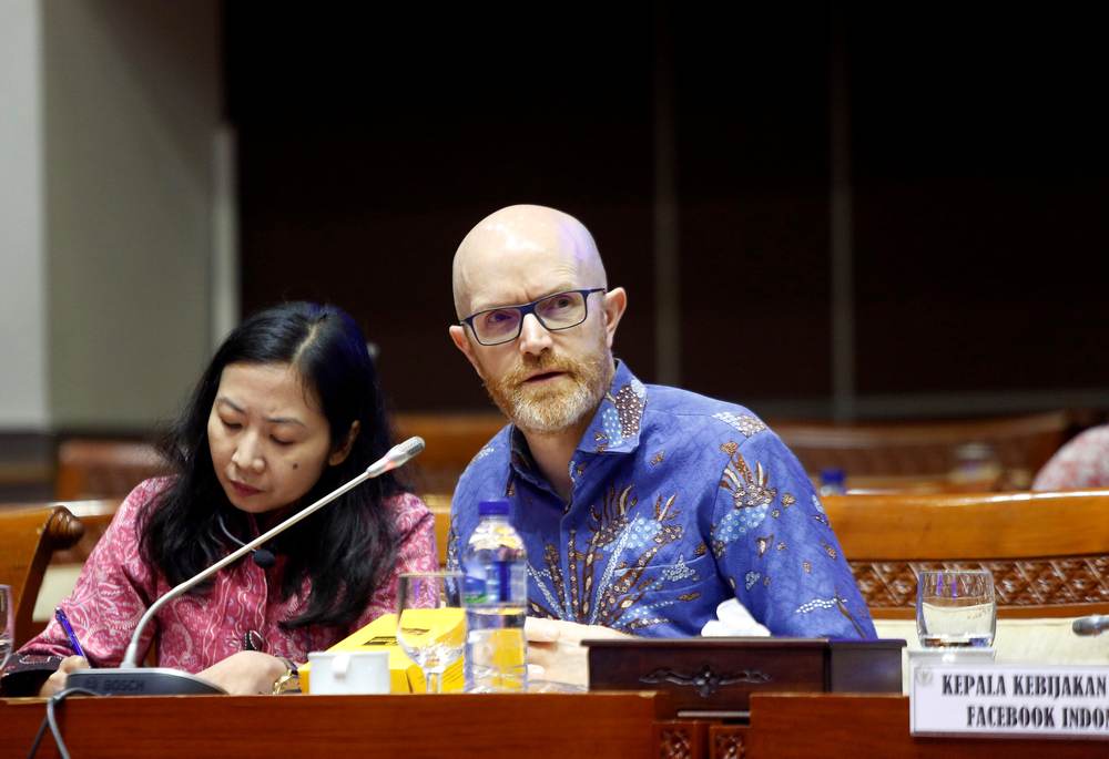 Facebook's Asia Pacific vice-president for public policy, Simon Milner, speaks at a public hearing at the Indonesian parliament in Jakarta April 17, 2018. u00e2u20acu201d Reuters pic