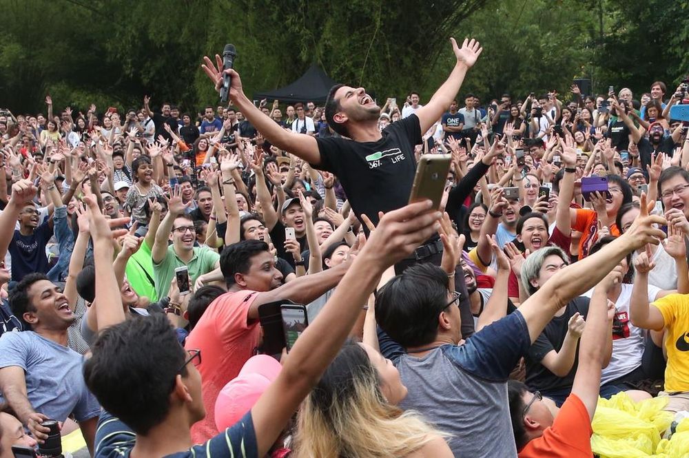 Some 2,000 people showed up for Nuseir Yassinu00e2u20acu2122s first meet-and-greet as a Singapore resident at the Botanic Gardens on April 21, 2019. u00e2u20acu201d TODAY pic