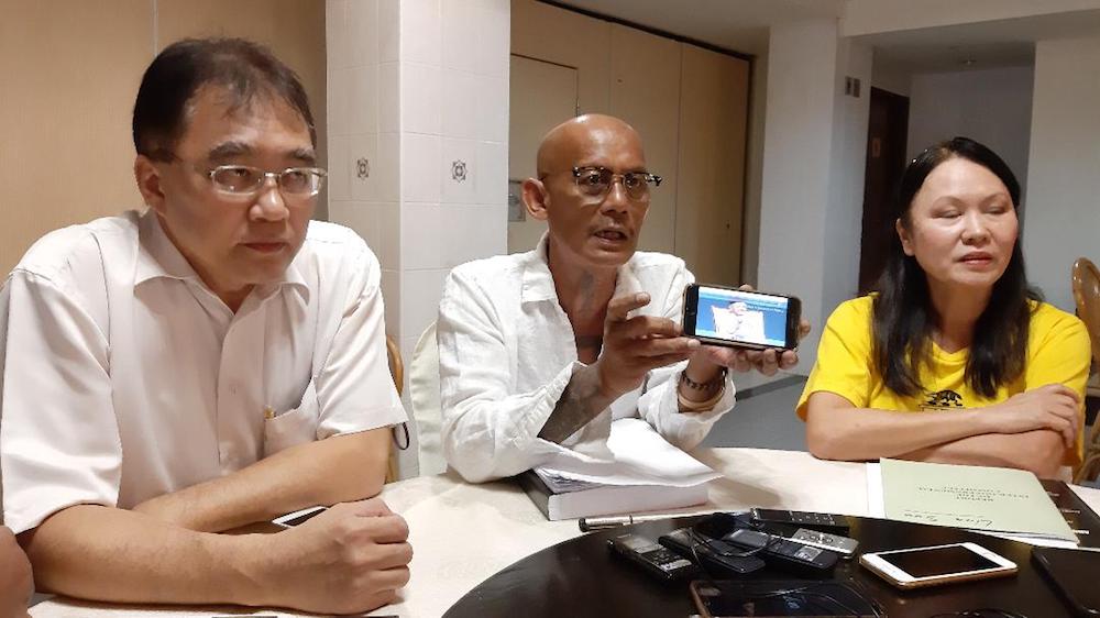 SAPA president Dominique Ng (left) with rally organising committee chairman Peter John Jaban and former SAPA president Lina Soo at a press conference in Kuching April 15, 2019. u00e2u20acu201d Picture by Sulok Tawie