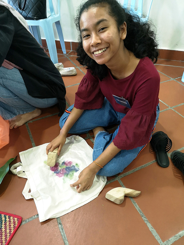 Another method known as eco-pounding was taught by Masitah in a workshop.