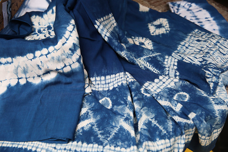 She started learning 'shibori' back in 2017 where she worked with indigo colour.