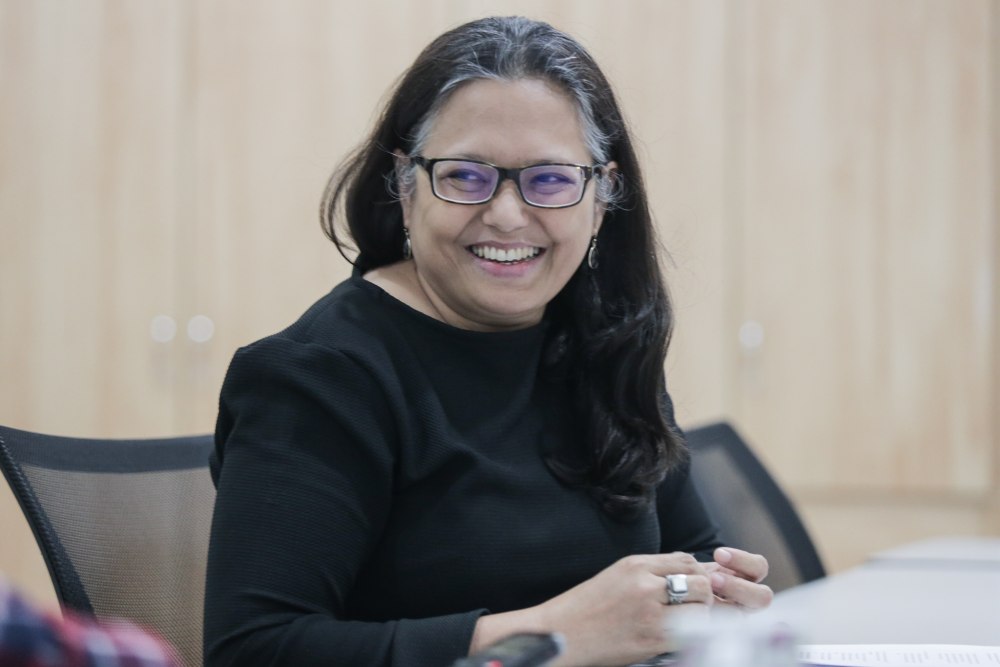 Rozana takes solace in the rising number of women who speak up on issues that affect them, especially on social media. — Picture by Ahmad Zamzahuri