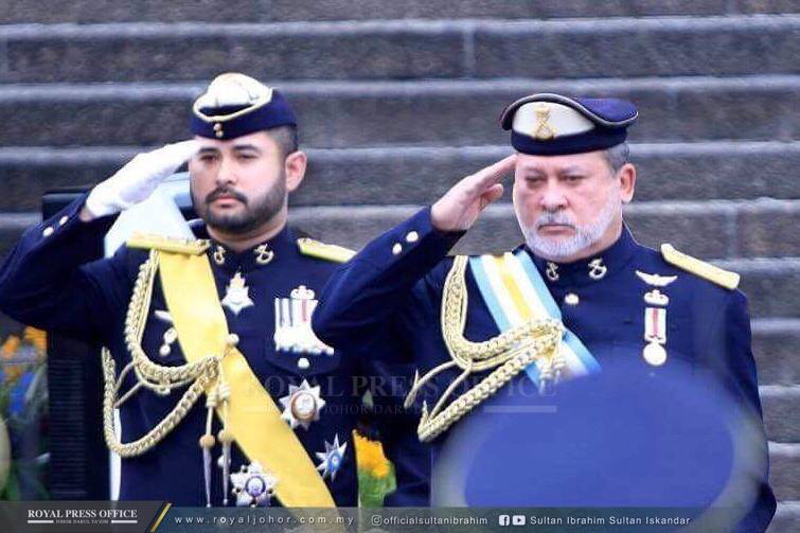Johor ruler Sultan Ibrahim Sultan Iskandar (right) has issued a warning to unnamed parties who have been interfering with Johoru00e2u20acu2122s affairs, saying that the state still has a sultan. u00e2u20acu201d Picture via Facebook/Sultan Ibrahim Sultan Iskandar