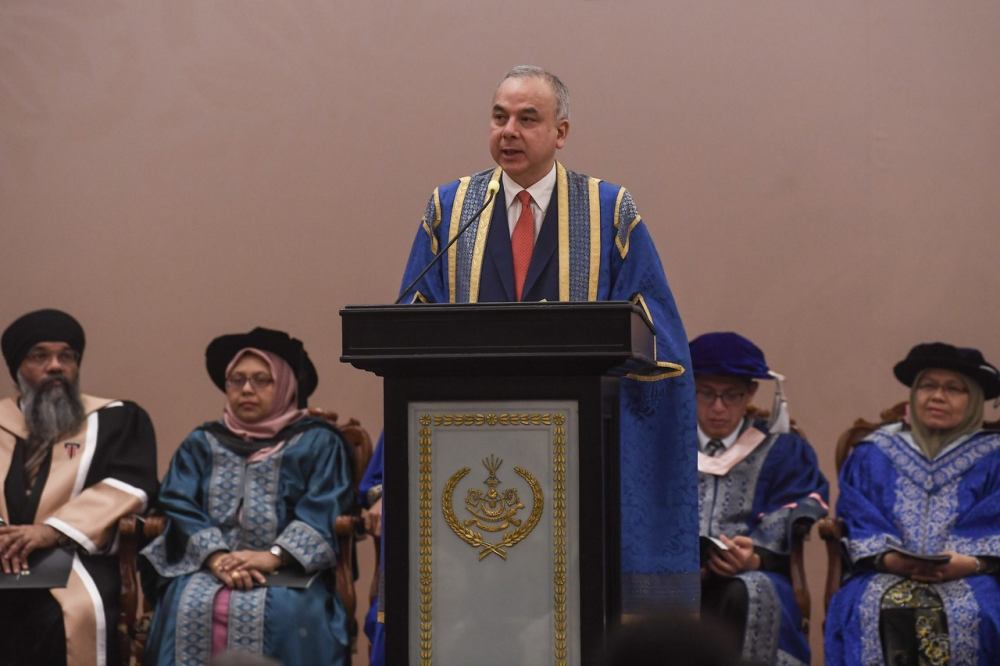 Sultan of Perak Sultan Nazrin Shah speaks during the Certificate of Legal Practice Examinationu00e2u20acu2122s 24th convocation ceremony in Kuala Lumpur April 25, 2019. u00e2u20acu2022 Bernama pic