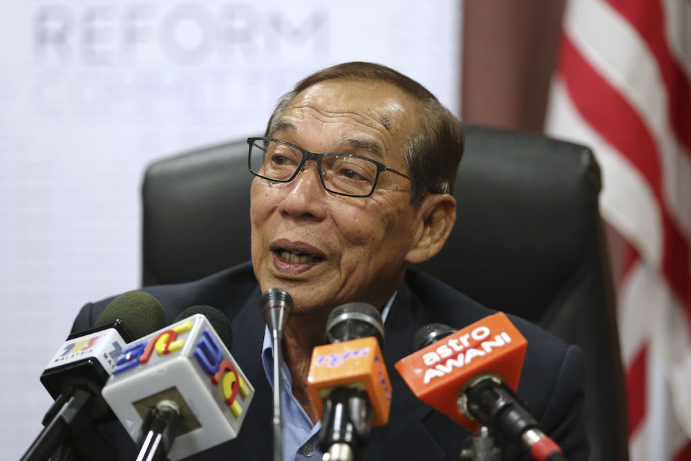 Electoral Reform Committee chairman Tan Sri Abdul Rashid Abdul Rahman speaks at a press conference in Kuala Lumpur May 4, 2019. u00e2u20acu201d Picture by Yusof Mat Isa