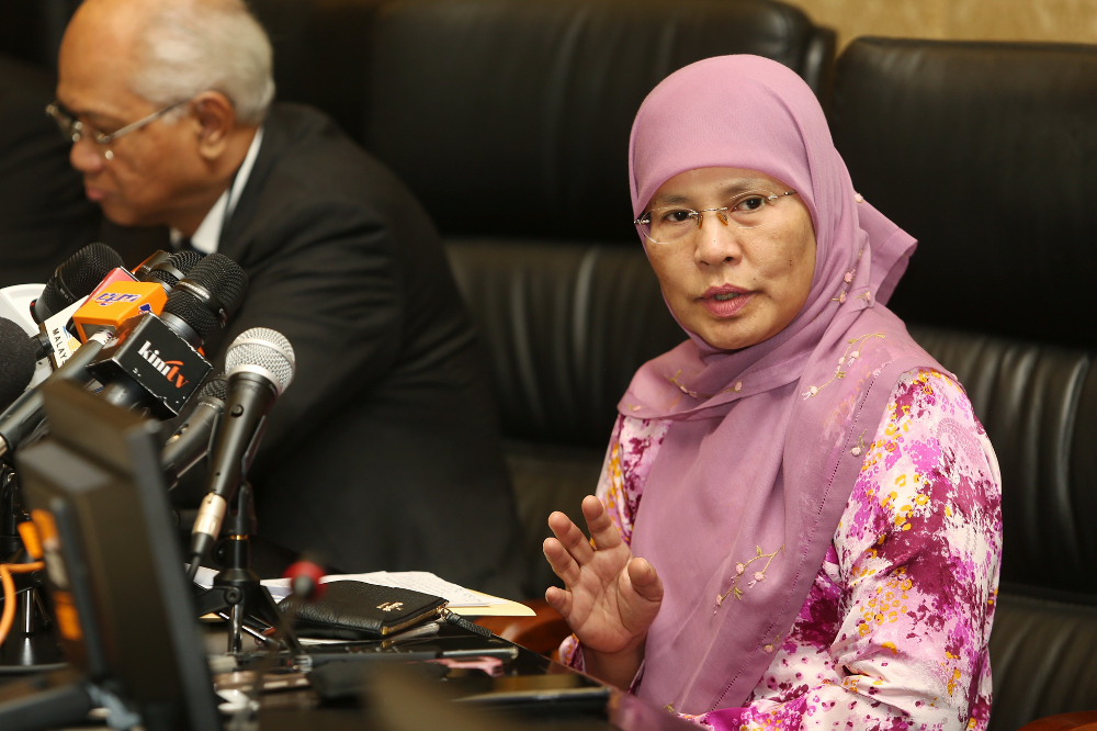 Chief Justice Datuk Tengku Maimun Tuan Mat speaks during a press conference in Putrajaya May 6, 2019. u00e2u20acu201d Picture by Choo Choy May