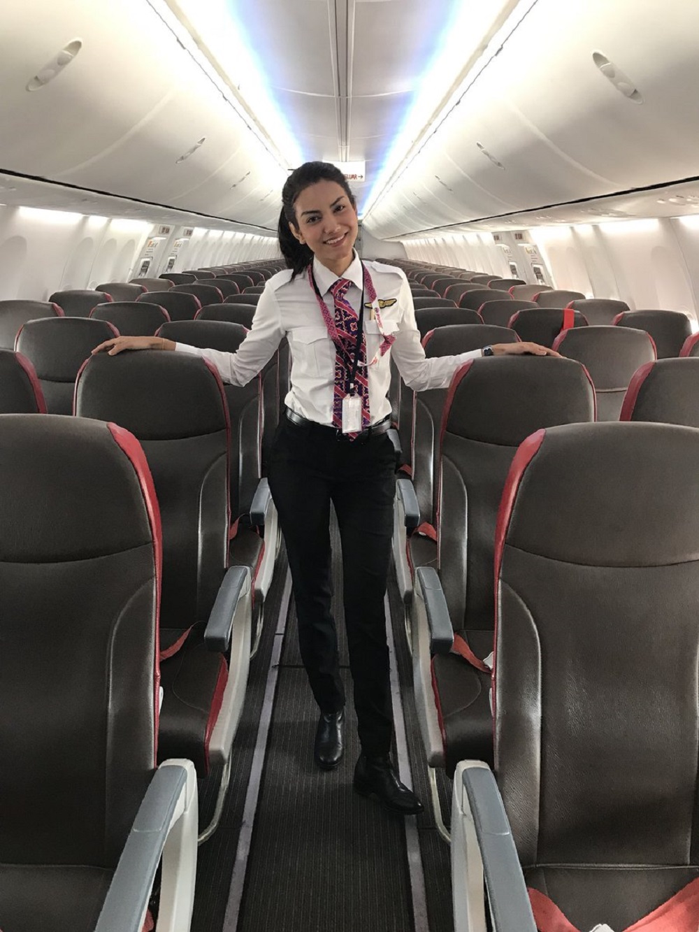 Female pilot Khaysha Faizal, 24, has caused a storm on social media yet again! u00e2u20acu201d Picture via Twitter/KhayshaFaizal