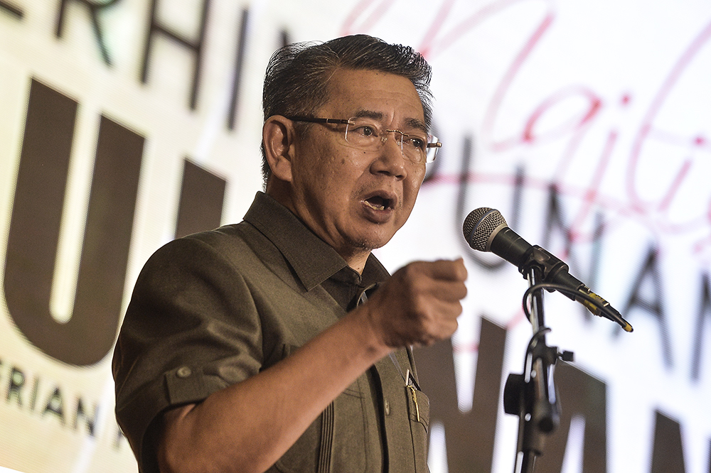 Agriculture and Agro-based Industry Minister Datuk Salahuddin Ayub speaks during the ministryu00e2u20acu2122s monthly assembly in Putrajaya May 23, 2019. u00e2u20acu201d Picture by Miera Zulyana