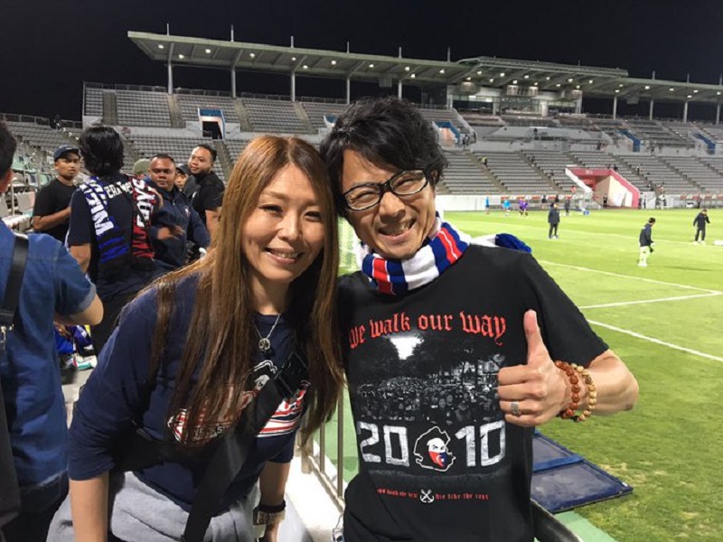 Yasu and Maki kitted out to support JDT. u00e2u20acu201d Picture via Twitter/juanbudiman