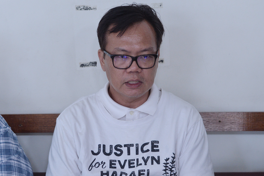 Evelyn Ang’s husband Dennis Loo is seen at the Klang Magistrate Court in Klang May 27, 2019.