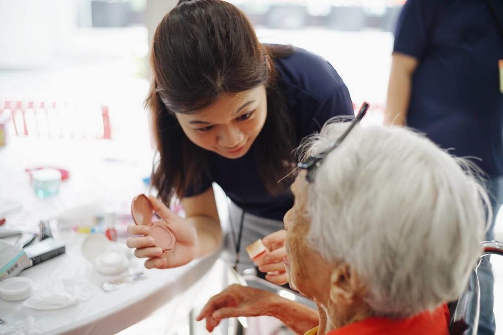 People who engaged in these small acts of kindness were about twice as likely to volunteer compared to those who did not.u00e2u20acu201dPicture courtesy of National Volunteer and Philanthropy Centre via TODAY