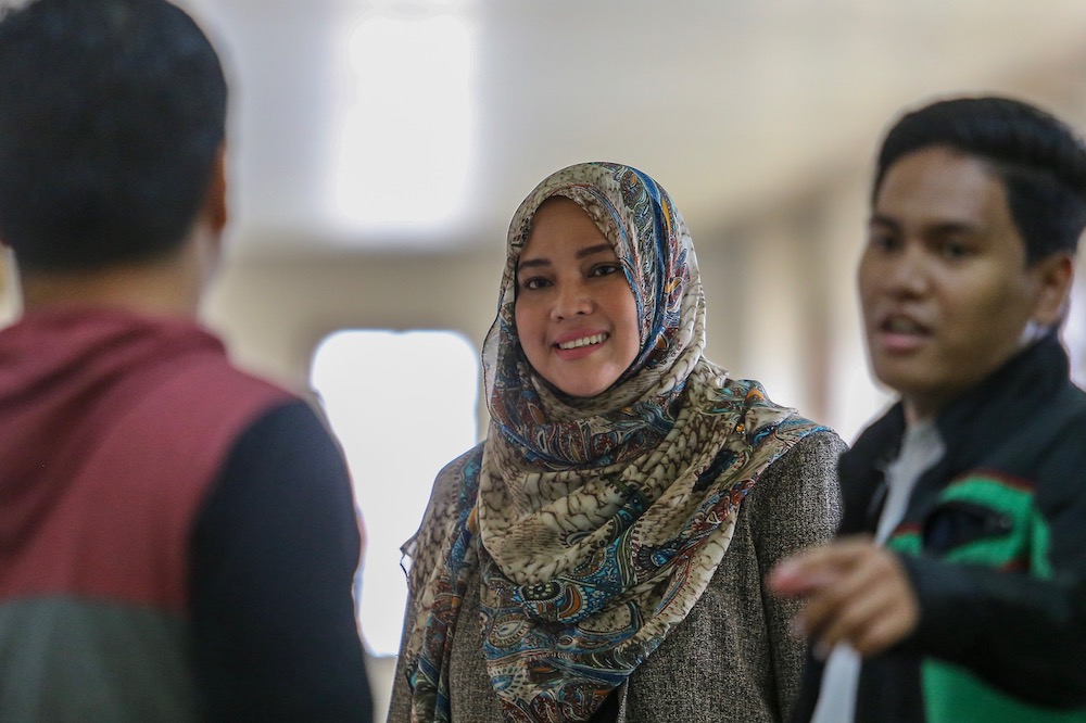 Vice-president of KWAP's legal and secretarial department, Azlida Mazni Arshad, is pictured at the Duta Court in Kuala Lumpur May 9, 2019. — Picture by Hari Anggara