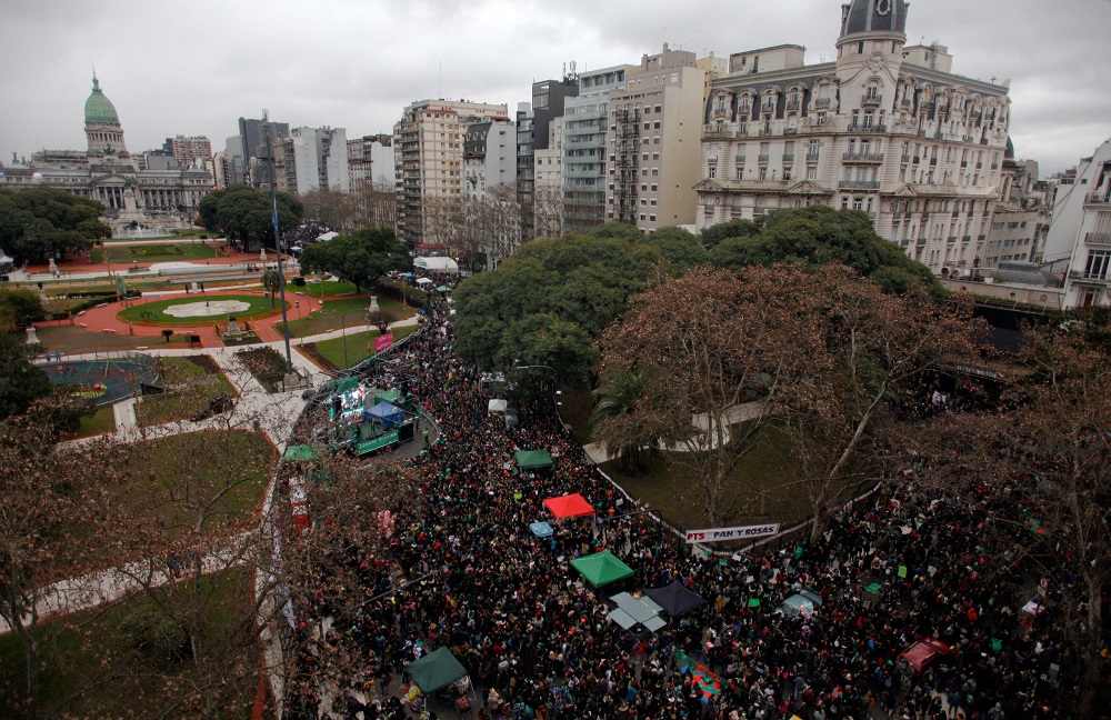 Pro-abortion demonstrators take part in a protest in front of the National Congress while an abortion bill is debated in Buenos Aires, August 8, 2018. u00e2u20acu201d Reuters pic