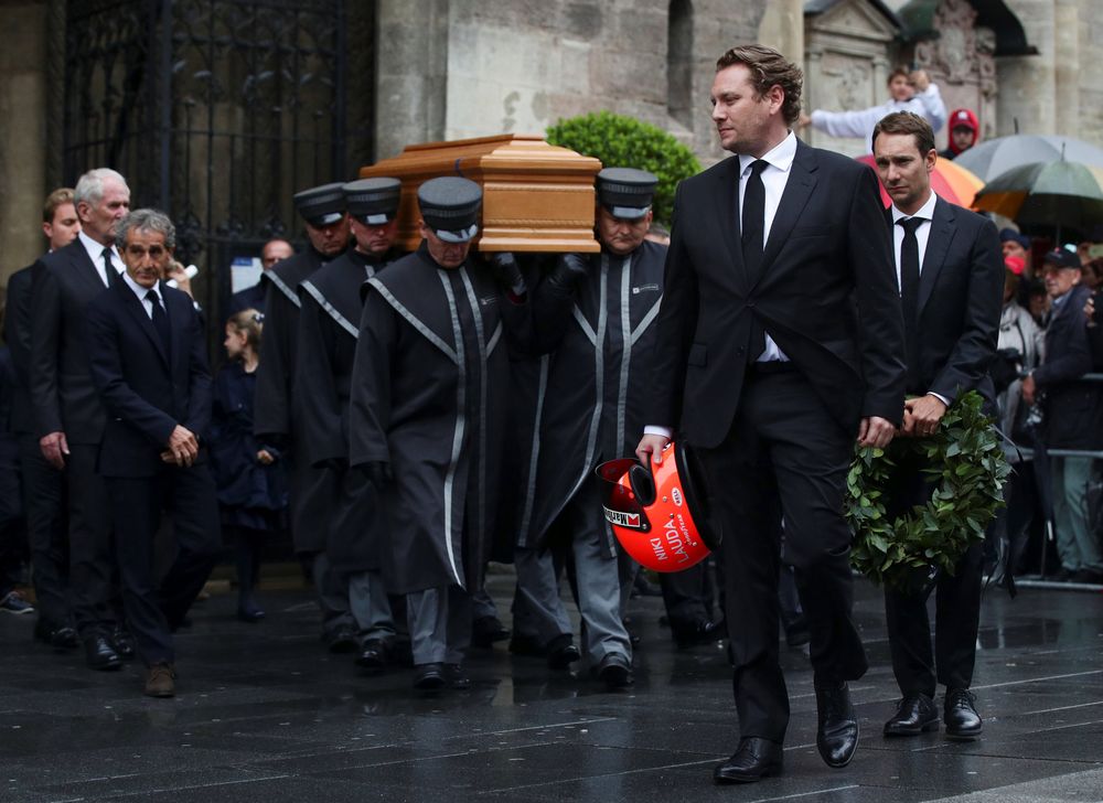 Coffin bearers carry Austrian motor racing great Niki Laudau00e2u20acu2122s coffin out of St Stephenu00e2u20acu2122s cathedral accompanied by Lukas Lauda carrying his fatheru00e2u20acu2122s helmet, in Vienna, Austria May 29, 2019. u00e2u20acu201d Reuters pic