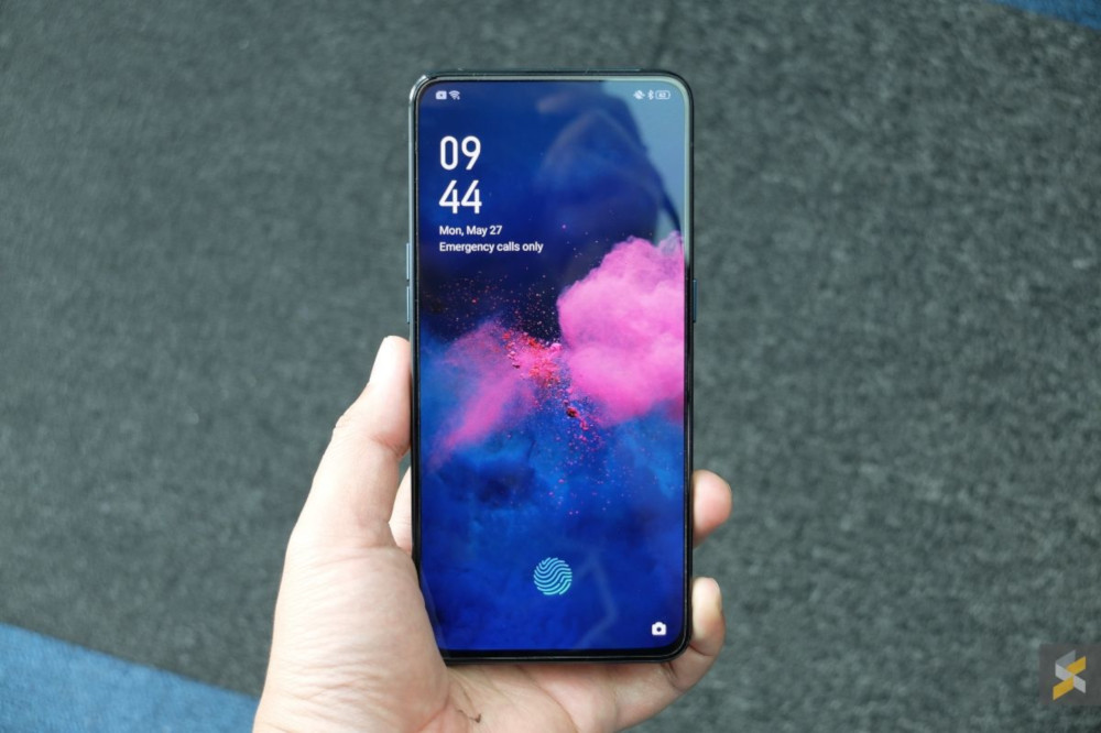 Malaysia is getting the single high spec variant with 8GB RAM and 256GB of storage, officially priced at RM3,399. — SoyaCincau pic 