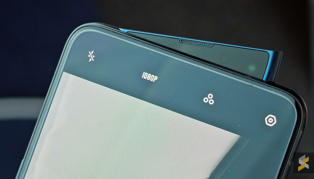 The device runs on a Qualcomm Snapdragon 855 processor which puts it on par with today’s flagship smartphones. — SoyaCincau pic 