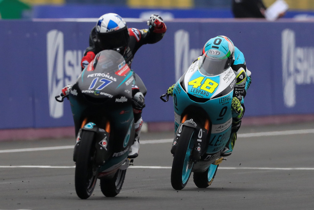 Petronas Sprinta Racingu00e2u20acu2122s John McPhee celebrates winning the Moto3 race ahead of Leopard Racingu00e2u20acu2122s Lorenzo Dalla Porta at the Circuit Bugatti, Le Mans, France May 19, 2019. u00e2u20acu201d Reuters pic 