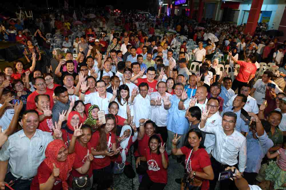 Lim Guan Eng, DAP candidate Vivian Wong and Sabah Chief Minister Datuk Seri Mohd Shafie Apdal attend a ceramah in Sandakan May 10, 2019. u00e2u20acu201d Bernama pic