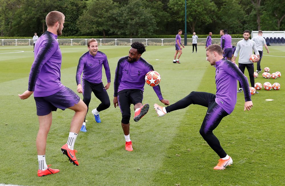 Tottenhamu00e2u20acu2122s Harry Kane, Eric Dier, Danny Rose and teammates during training at Tottenham Hotspur Training Centre, London, May 27, 2019. u00e2u20acu201d Action Images via Reuters