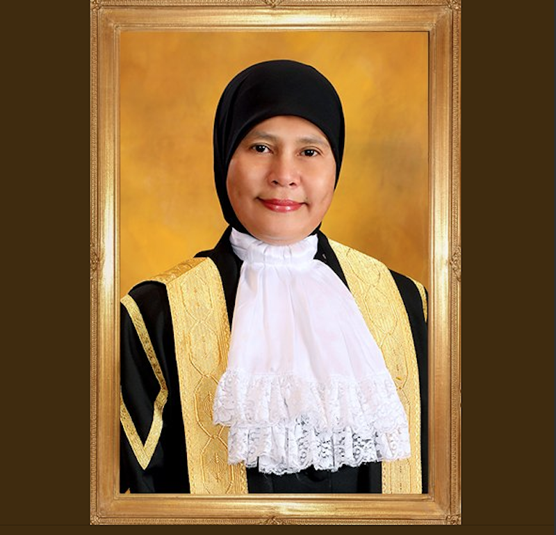 Datuk Tengku Maimun Tuan Mat is Malaysiau00e2u20acu2122s first female chief justice. u00e2u20acu201d Picture via Twitter/Bernamadotcom