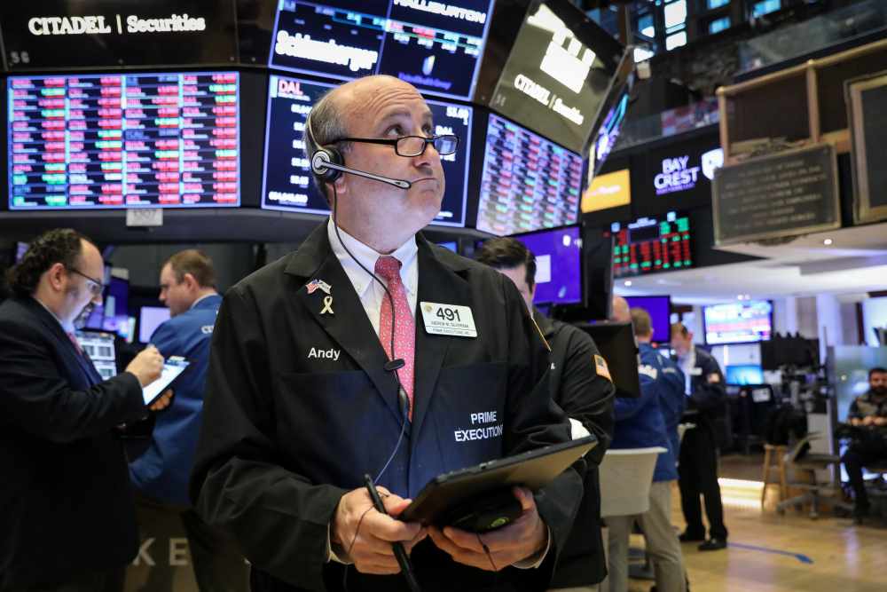 Traders work on the floor at the New York Stock Exchange (NYSE) in New York May 24, 2019. u00e2u20acu2022 Reuters pic