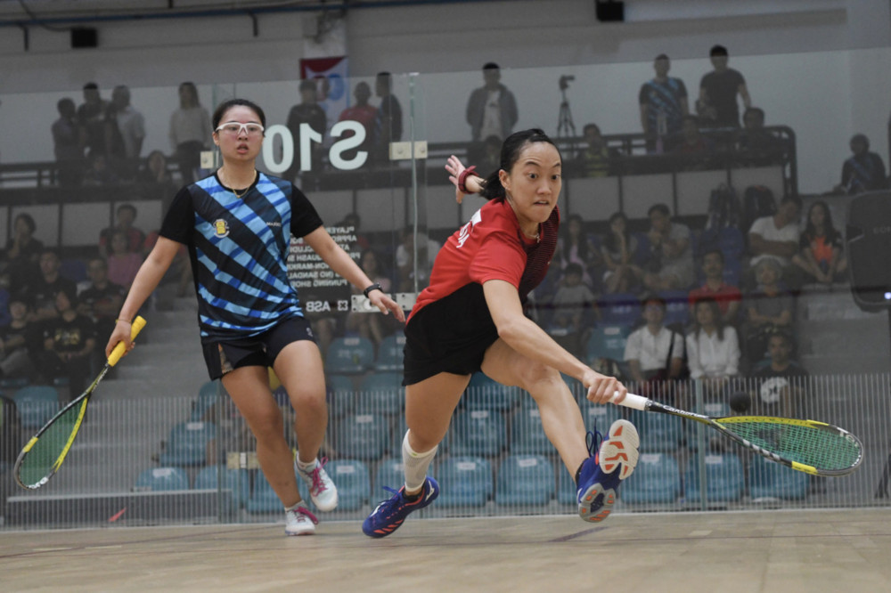 Malaysiau00e2u20acu2122s Low Wee Wern (right) defeated her compatriot Chan Yiwen in 26 minutes during the second round match of the 2019 Asian Squash Individual Championship in Bukit Jalil May 1, 2019. u00e2u20acu201d Bernama pic 