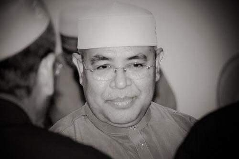 Datuk Seri Abu Hassan Din Al-Hafiz died this morning after falling unconscious while preparing to perform the Subuh prayer. u00e2u20acu2022 Picture via Twiter/bernamadotcom