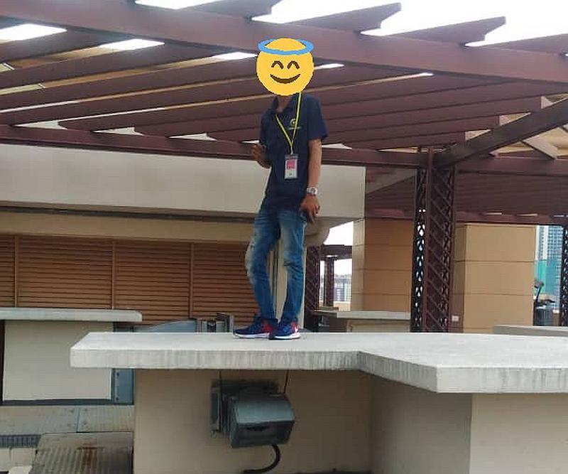 The mistake could have been laughed off, if the mystery of who was on the roof with Asyraf could be answered. u00e2u20acu201d Courtesy of Twitter/acapgiga