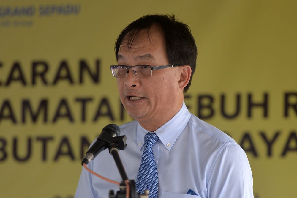 Works Minister Baru Bian speaks at the launch of a road safety campaign ahead of Hari Raya Aidilfitri in Klang May 28, 2019. u00e2u20acu201d Picture by Mukhriz Hazim
