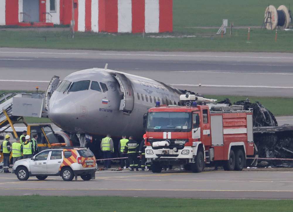 Members of emergency services and investigators work at the scene of an incident involving an Aeroflot Sukhoi Superjet 100 passenger plane at Moscow's Sheremetyevo airport, Russia May 6, 2019. u00e2u20acu201d Reuters pic