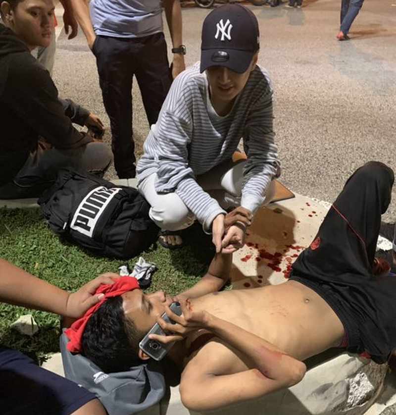 Sai being consoled by Fathia after the accident. u00e2u20acu2022 Picture via Twitter/miruloy