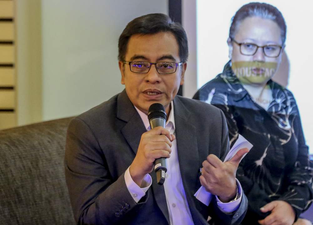 Yayasan Hasanah Senior Vice President Head, Education Nur Anuar Abdul Muthalib speaks to the media at u00e2u20acu02dcThe Hasanah Report 2018u00e2u20acu2122 in Kuala Lumpur May 14, 2019. u00e2u20acu2022 Picture by Firdaus Latif 