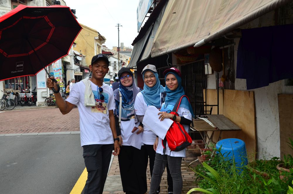 Participants are pictured in the historical city of Melaka during Hospis Malaysia’s 18th Annual Charity Treasure Hunt. — Picture courtesy of Hospis Malaysia