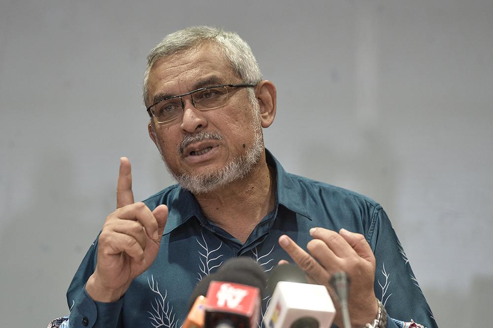 Federal Territories Minister Khalid Samad speaks during a press conference in Putrajaya May 16, 2019. u00e2u20acu2022 Picture by Miera Zulyana