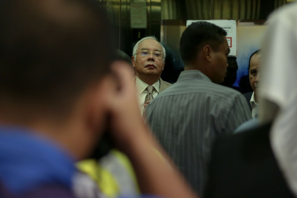 Datuk Seri Najib Razak arrives at the Kuala Lumpur High Court May 15, 2019. u00e2u20acu201d Picture by Ahmad Zamzahuri