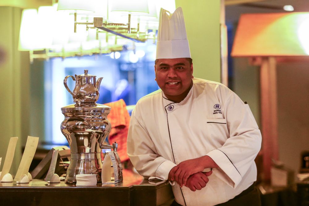 Chef Badrol Mohd Noor cooks for the Prime Minister once a week. u00e2u20acu201d Picture by Hari Anggara