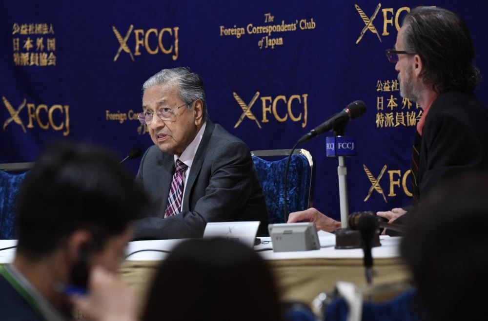 Prime Minister Tun Dr Mahathir Mohamad speaks during a dialogue session at The Foreign Correspondents Club of Japan (FCCJ) in Tokyo May 30, 2019. u00e2u20acu2022 Bernama pic