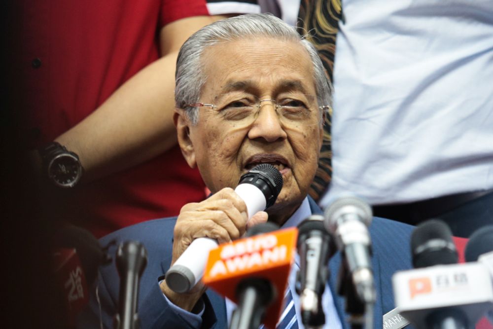 PPBM chairman Tun Mahathir Mohamed speaks to reporters during a press conference in the Yayasan Selangor building May 28,2019. u00e2u20acu201d Picture by Ahmad Zamzahuri