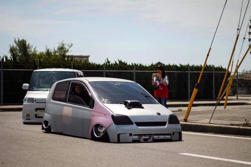 Get a grip! The vehicle is presumably able to take corners better. ― Picture via Facebook/Koleksi Viva 660 850 1000 Elite AvyNa AvyRs