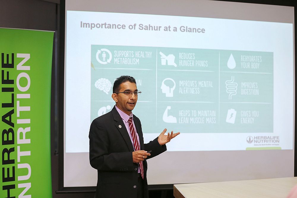 Eating right for sahur will ensure consistent energy levels until evening, says nutritionist Hamid Jan Mohamed. u00e2u20acu201d Picture by Yusof Mat Isa