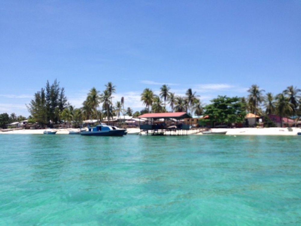 At 1,000 islands, Malaysia has less of a resource for island tourism compared to the Philippines and Indonesia at 5,000 and more than 17,000 islands respectively. — Picture by Julia Chan